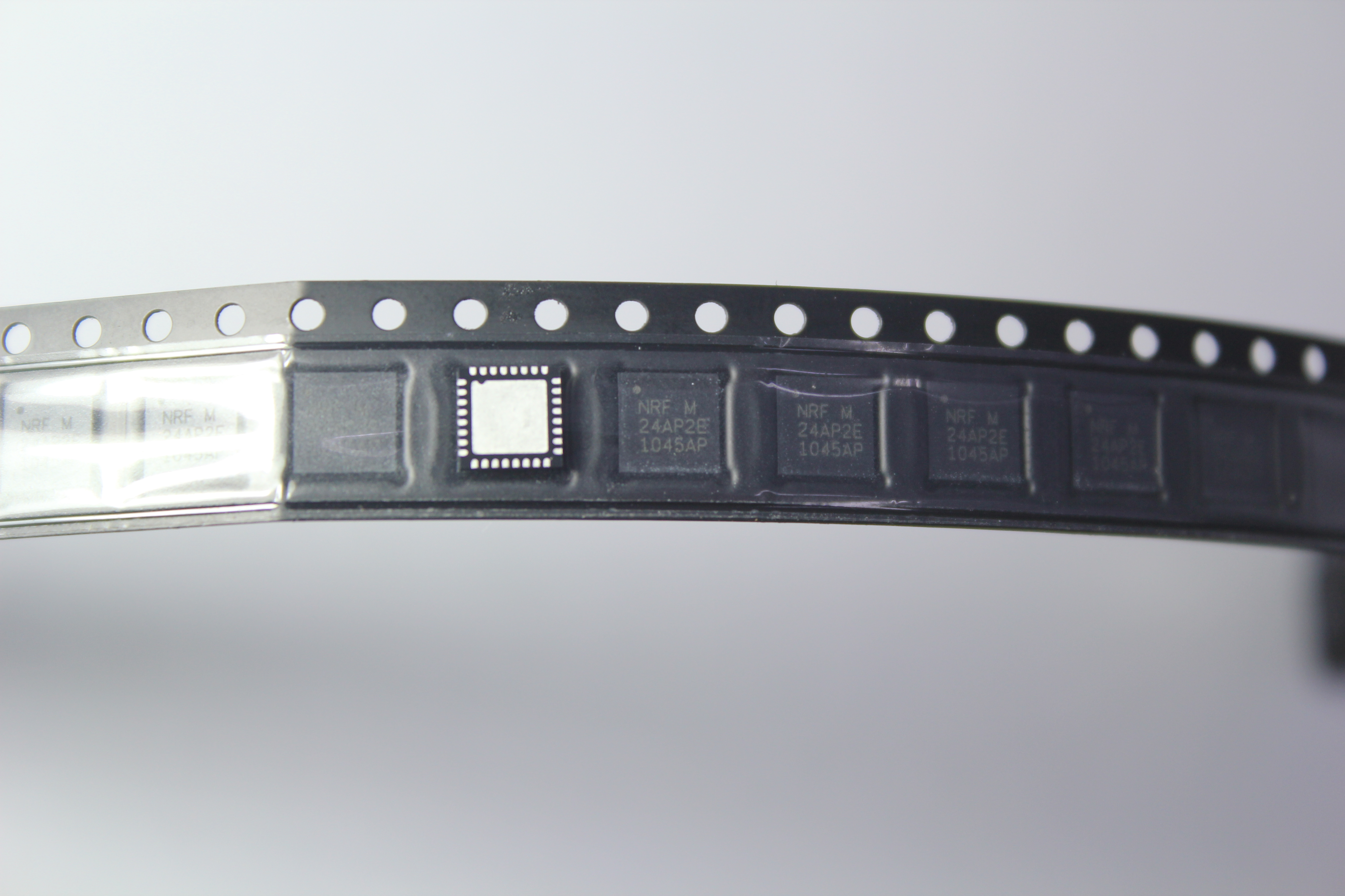 nRF24AP2-8CH 产品实物图片